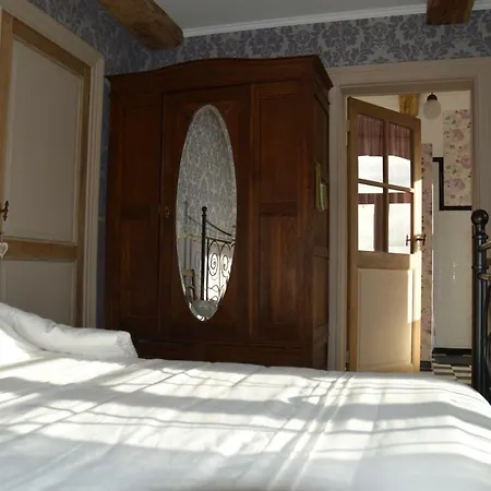 Aux 4 Saules De 4 Wilgen Bed & Breakfast 3*